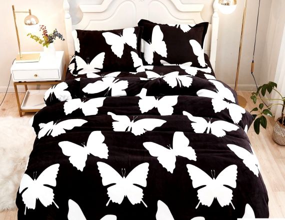 Lenjerie de pat Cocolino pufoasa neagra cu fluturi formata din 4 piese